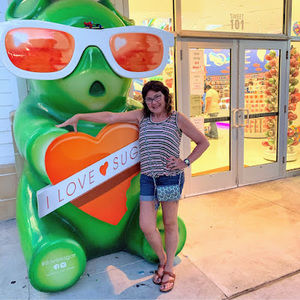 Meet your Posher, Laura a